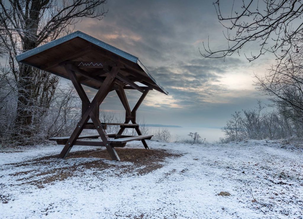 Rastplatz am Geiseltalsee im Winter