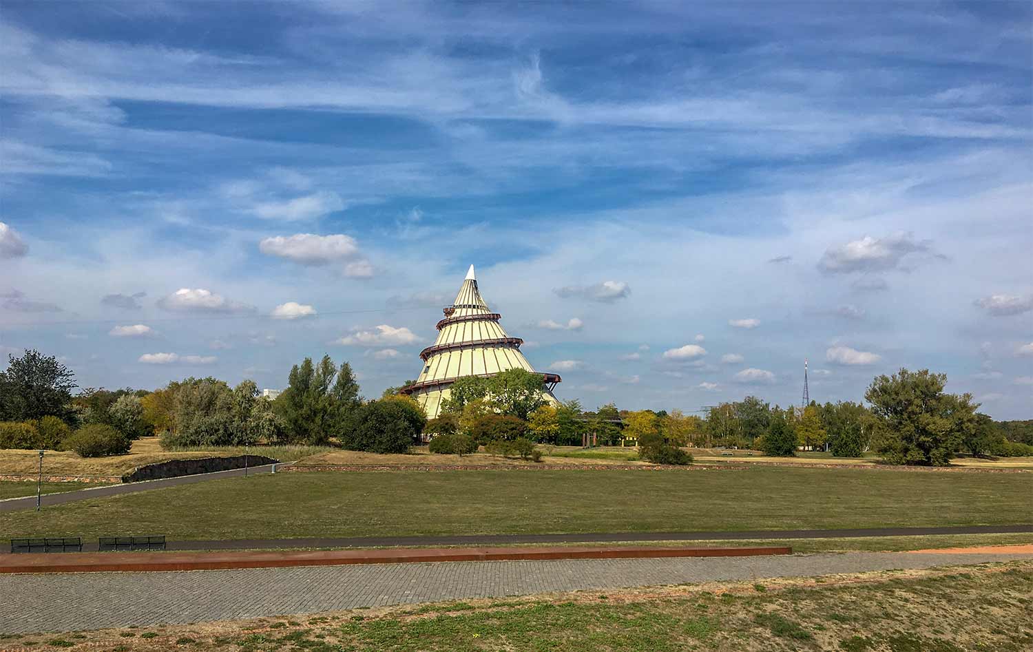Elbenauenpark Magdeburg Jahrtausendturm