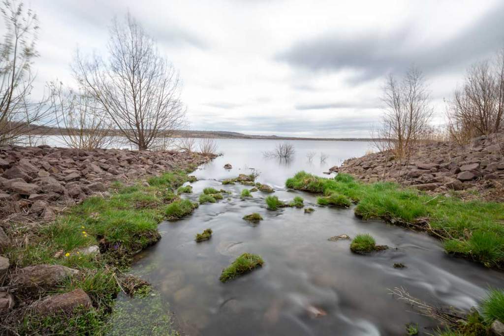 Die Geisel mündet in den Geiseltalsee