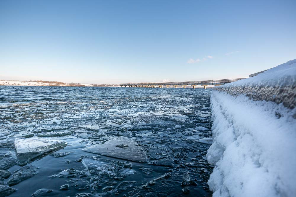 Eisschollen an der Seebrücke Braunsbedra
