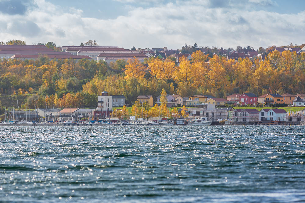 Marina Mücheln im Herbst