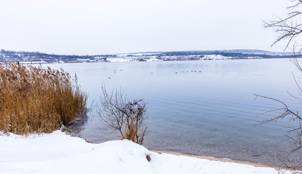Blick Richtung Geiseltalsee Camp im Winter 2026